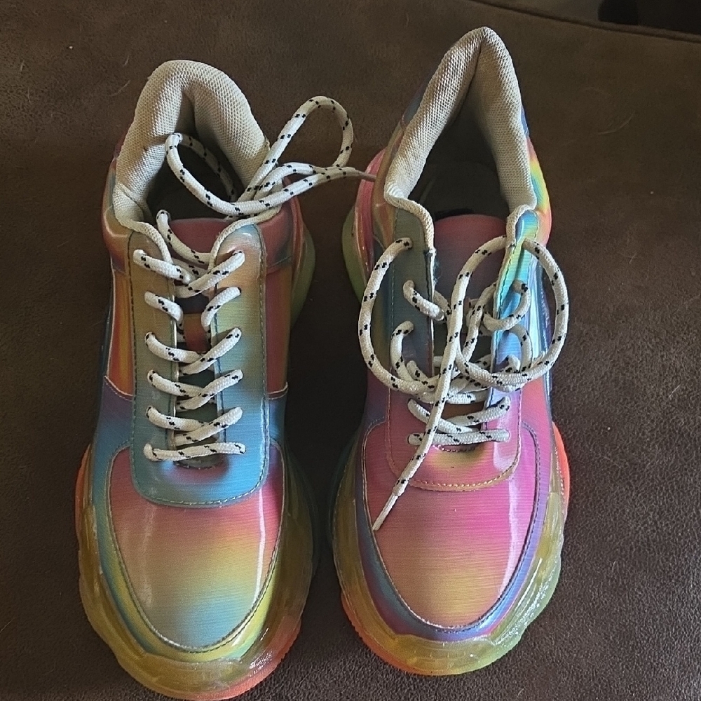 Colorful Gradient Sneakers - Picture 3 of 4